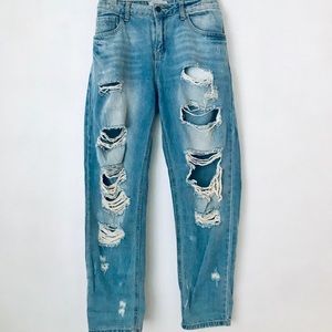 Ripped baggy boyfriend jeans